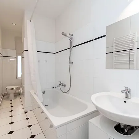 Apartment 4 Zimmer 4 Bath Nahe Stadium *